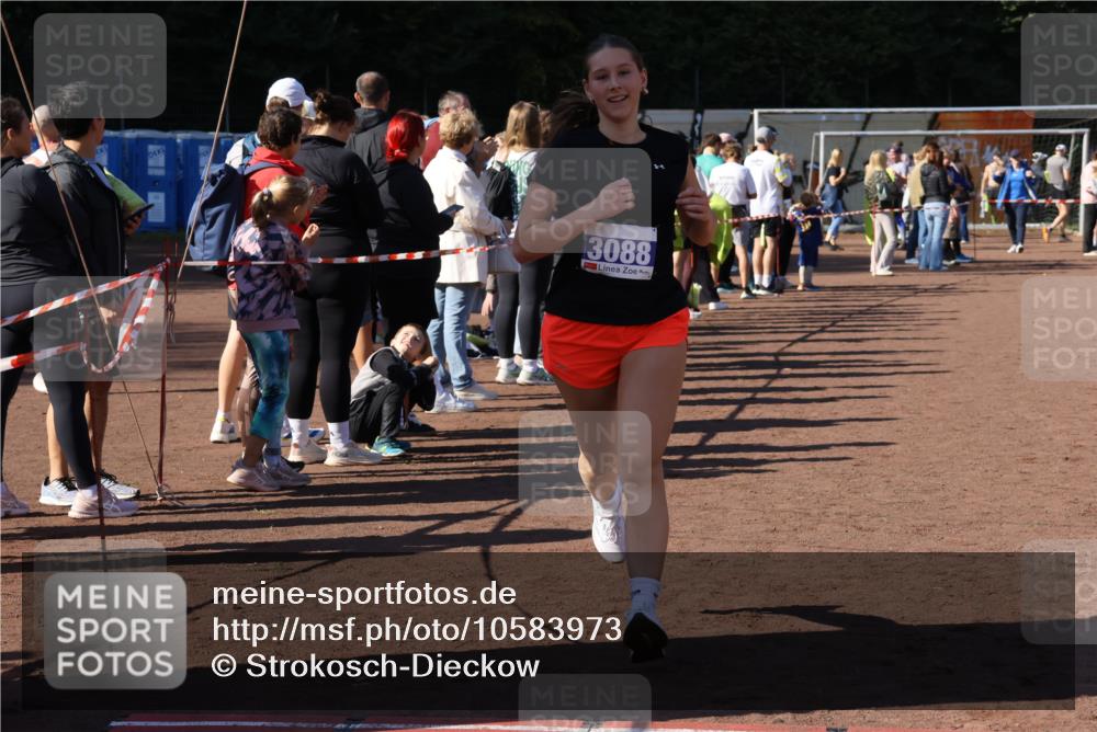27.09.2026 - 35. Volkslauf durch das schöne Alstertal Strokosch-Dieckow http://msf.ph/oto/10583973 27.09.2026 11:41:40 Ziel 3088 meine-sportfotos.de