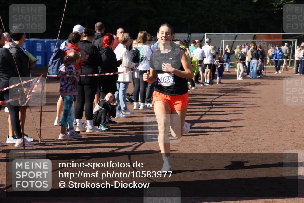 27.09.2026 - 35. Volkslauf durch das schöne Alstertal Strokosch-Dieckow http://msf.ph/oto/10583977 27.09.2026 11:41:40 Ziel 3088 meine-sportfotos.de