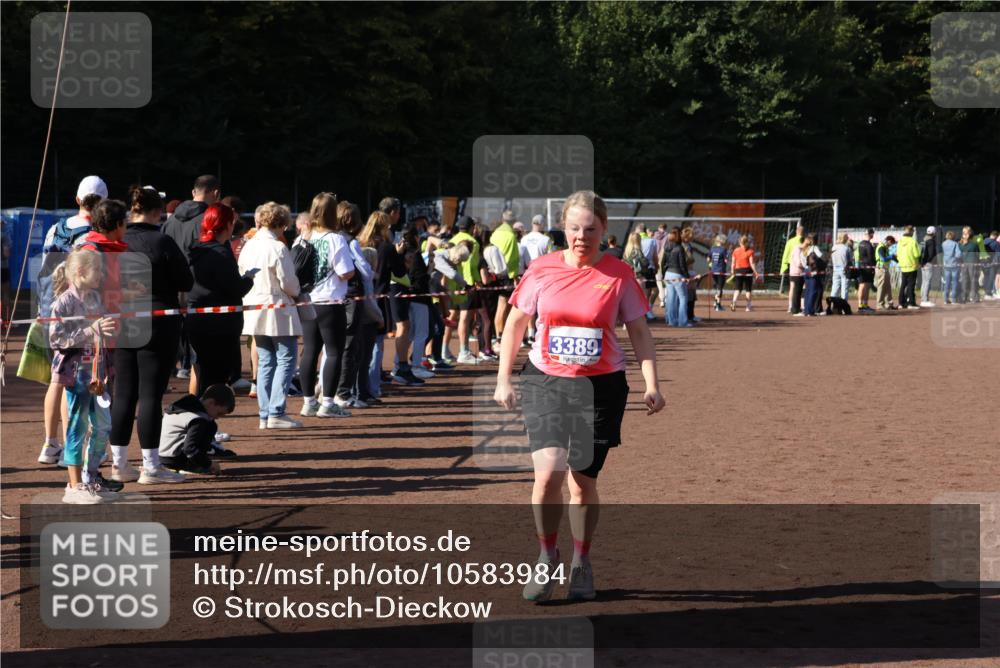 27.09.2026 - 35. Volkslauf durch das schöne Alstertal Strokosch-Dieckow http://msf.ph/oto/10583984 27.09.2026 11:41:21 Ziel 3389 meine-sportfotos.de