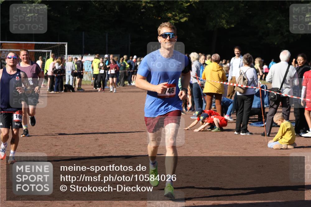 27.09.2026 - 35. Volkslauf durch das schöne Alstertal Strokosch-Dieckow http://msf.ph/oto/10584026 27.09.2026 11:41:00 Ziel 1600, 1746, 3179 meine-sportfotos.de