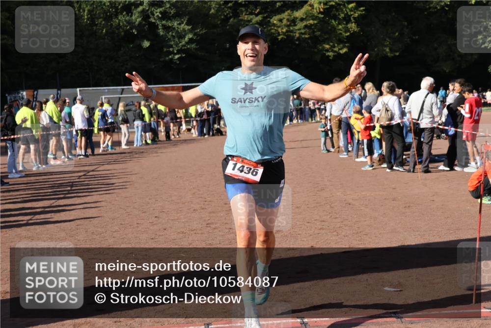 27.09.2026 - 35. Volkslauf durch das schöne Alstertal Strokosch-Dieckow http://msf.ph/oto/10584087 27.09.2026 11:37:38 Ziel 1436, 3053 meine-sportfotos.de