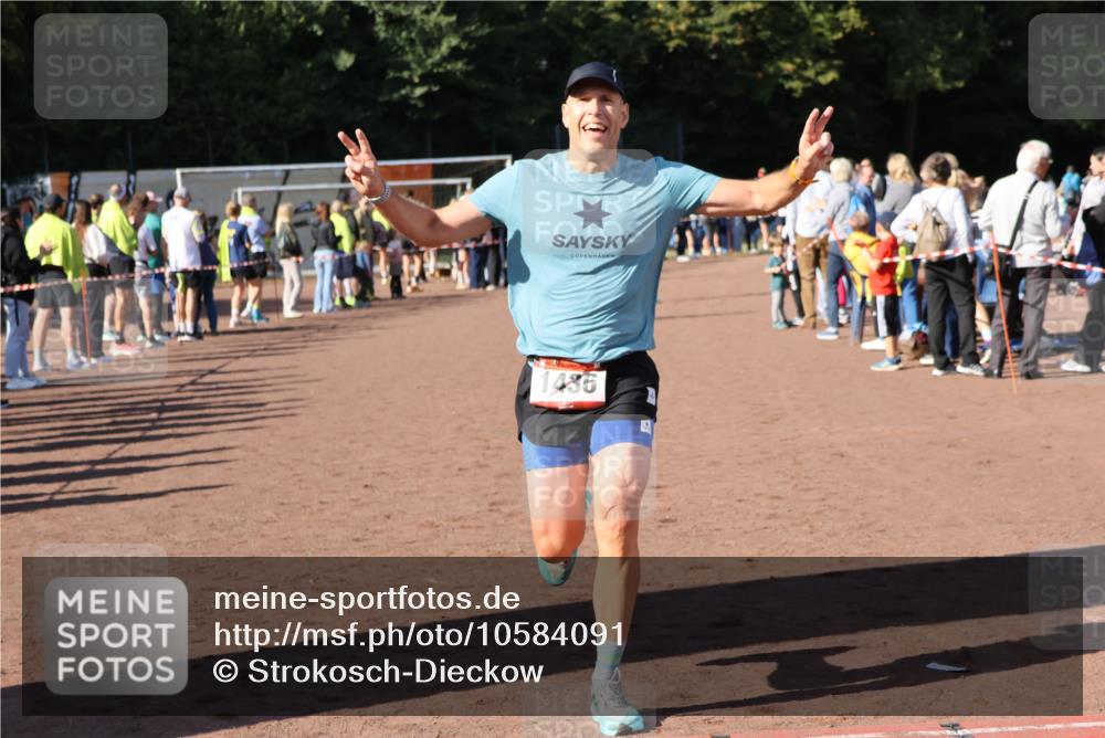27.09.2026 - 35. Volkslauf durch das schöne Alstertal Strokosch-Dieckow http://msf.ph/oto/10584091 27.09.2026 11:37:38 Ziel 1436, 3053 meine-sportfotos.de