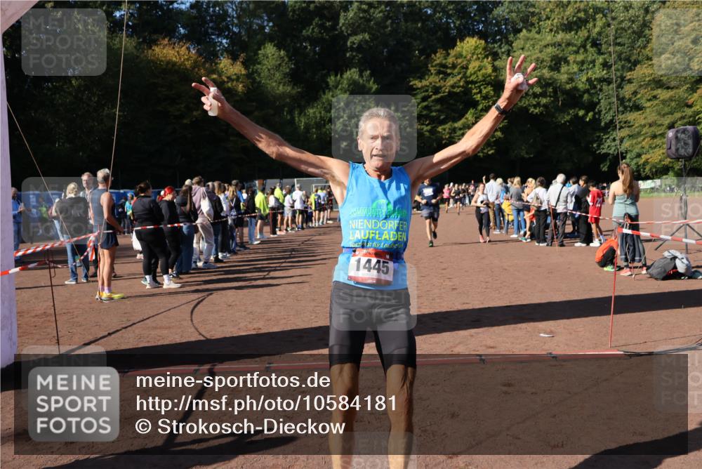 27.09.2026 - 35. Volkslauf durch das schöne Alstertal Strokosch-Dieckow http://msf.ph/oto/10584181 27.09.2026 11:37:09 Ziel 1441, 1445, 3096, 3097, 3386, 3387 meine-sportfotos.de