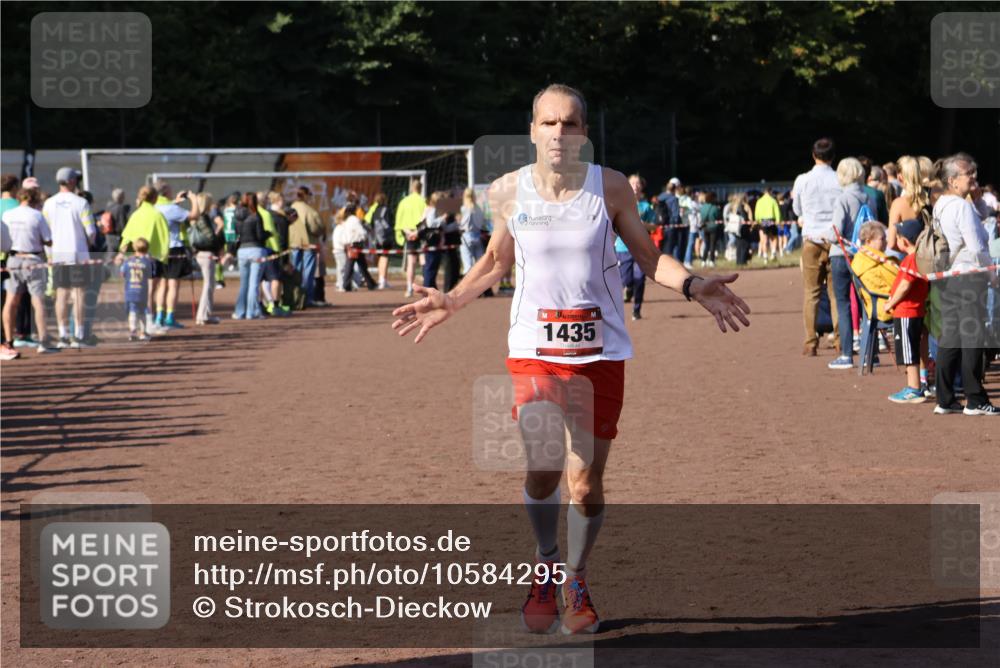 27.09.2026 - 35. Volkslauf durch das schöne Alstertal Strokosch-Dieckow http://msf.ph/oto/10584295 27.09.2026 11:39:04 Ziel 1435, 1529 meine-sportfotos.de
