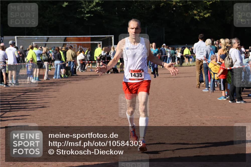 27.09.2026 - 35. Volkslauf durch das schöne Alstertal Strokosch-Dieckow http://msf.ph/oto/10584303 27.09.2026 11:39:04 Ziel 1435, 1529 meine-sportfotos.de