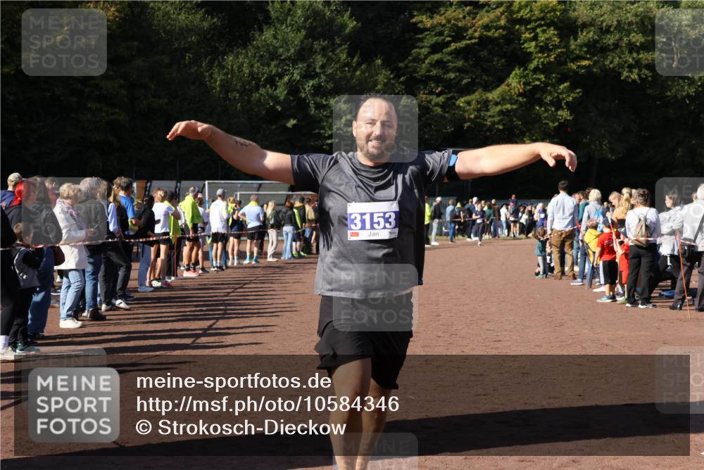 27.09.2026 - 35. Volkslauf durch das schöne Alstertal Strokosch-Dieckow http://msf.ph/oto/10584346 27.09.2026 11:38:25 Ziel 3153 meine-sportfotos.de