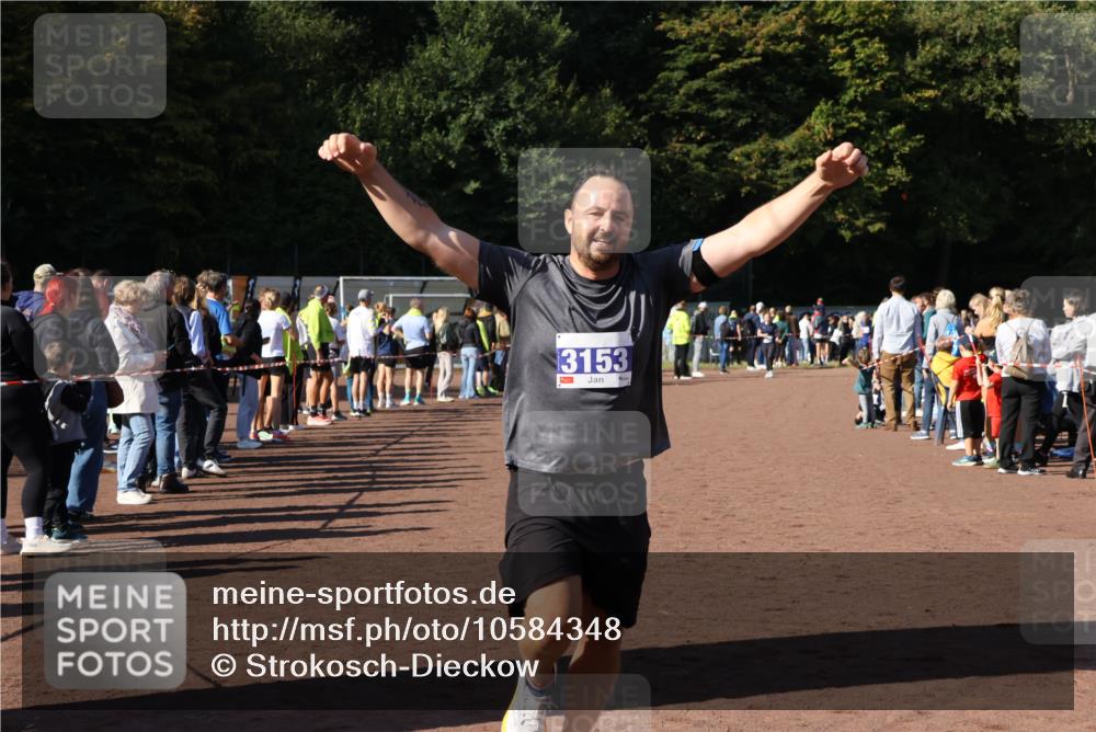 27.09.2026 - 35. Volkslauf durch das schöne Alstertal Strokosch-Dieckow http://msf.ph/oto/10584348 27.09.2026 11:38:25 Ziel 3153 meine-sportfotos.de
