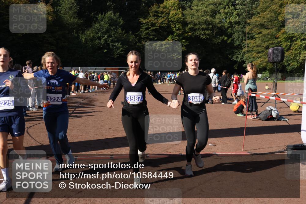 27.09.2026 - 35. Volkslauf durch das schöne Alstertal Strokosch-Dieckow http://msf.ph/oto/10584449 27.09.2026 11:36:09 Ziel 3224, 3225, 3407, 3408, 3986, 3987 meine-sportfotos.de