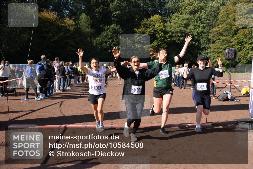 27.09.2026 - 35. Volkslauf durch das schöne Alstertal Strokosch-Dieckow http://msf.ph/oto/10584508 27.09.2026 11:35:56 Ziel 2045, 3087, 3101, 3138, 3228, 3300 meine-sportfotos.de