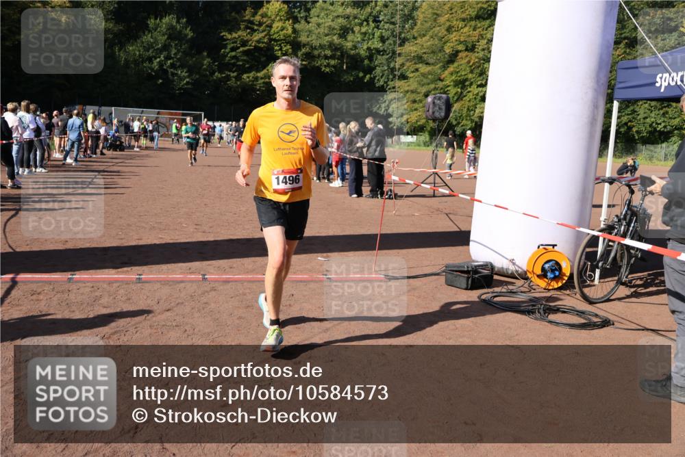 27.09.2026 - 35. Volkslauf durch das schöne Alstertal Strokosch-Dieckow http://msf.ph/oto/10584573 27.09.2026 11:51:26 Ziel 1486, 1492, 1496, 1507, 1519 meine-sportfotos.de