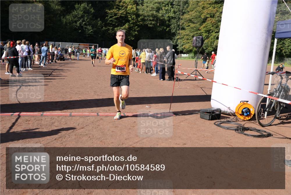 27.09.2026 - 35. Volkslauf durch das schöne Alstertal Strokosch-Dieckow http://msf.ph/oto/10584589 27.09.2026 11:51:26 Ziel 1486, 1492, 1496, 1507, 1519 meine-sportfotos.de