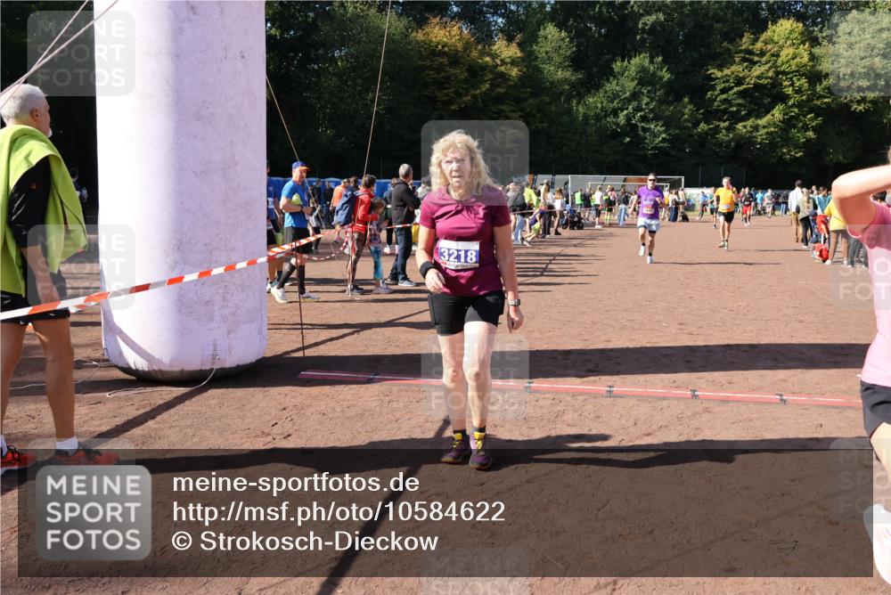 27.09.2026 - 35. Volkslauf durch das schöne Alstertal Strokosch-Dieckow http://msf.ph/oto/10584622 27.09.2026 11:51:21 Ziel 1129, 1492, 1496, 3023, 3218 meine-sportfotos.de