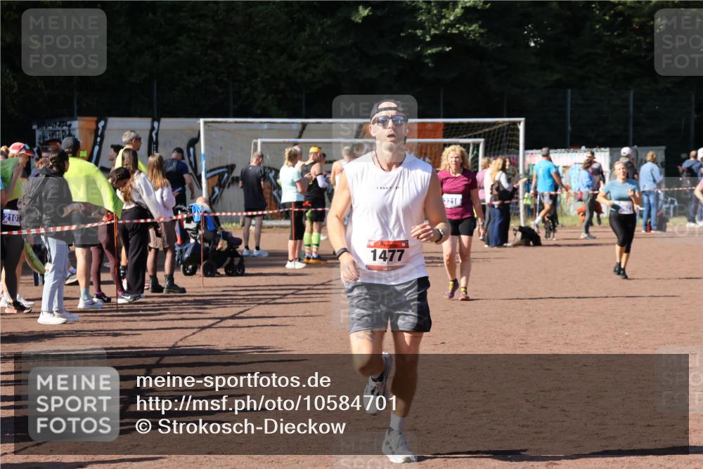 27.09.2026 - 35. Volkslauf durch das schöne Alstertal Strokosch-Dieckow http://msf.ph/oto/10584701 27.09.2026 11:51:09 Ziel 1477 meine-sportfotos.de