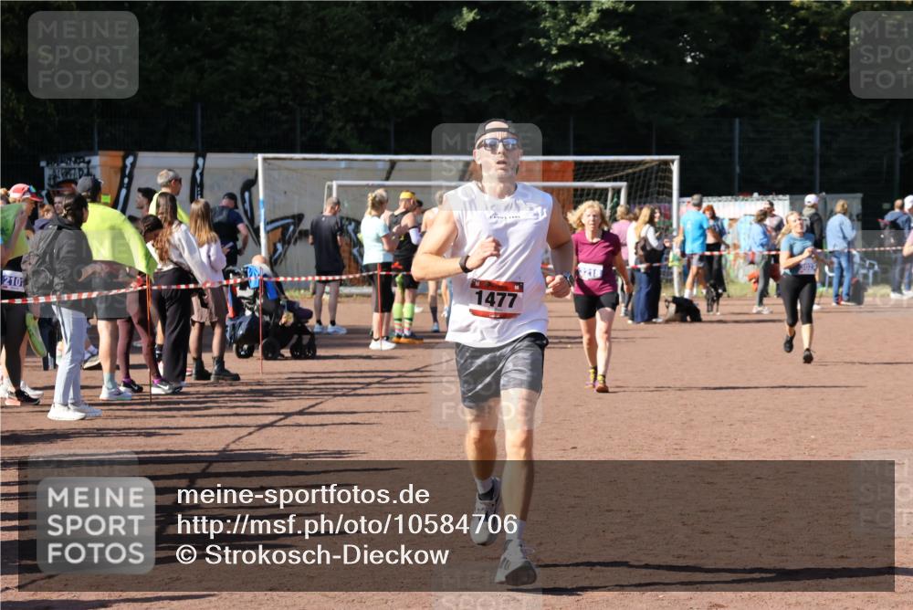 27.09.2026 - 35. Volkslauf durch das schöne Alstertal Strokosch-Dieckow http://msf.ph/oto/10584706 27.09.2026 11:51:09 Ziel 1477 meine-sportfotos.de