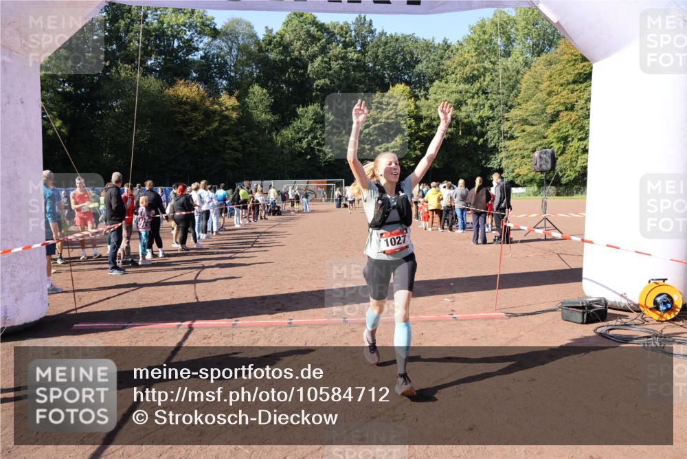 27.09.2026 - 35. Volkslauf durch das schöne Alstertal Strokosch-Dieckow http://msf.ph/oto/10584712 27.09.2026 11:51:02 Ziel 1027 meine-sportfotos.de