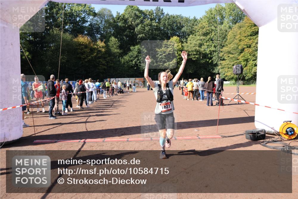 27.09.2026 - 35. Volkslauf durch das schöne Alstertal Strokosch-Dieckow http://msf.ph/oto/10584715 27.09.2026 11:51:01 Ziel 1027, 1514 meine-sportfotos.de