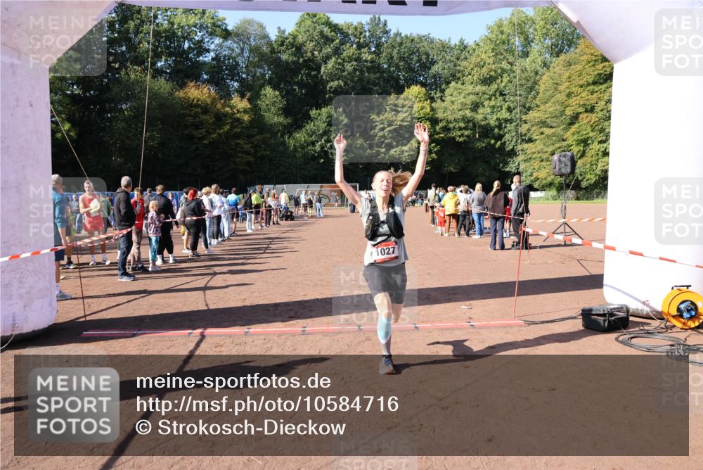 27.09.2026 - 35. Volkslauf durch das schöne Alstertal Strokosch-Dieckow http://msf.ph/oto/10584716 27.09.2026 11:51:01 Ziel 1027, 1514 meine-sportfotos.de