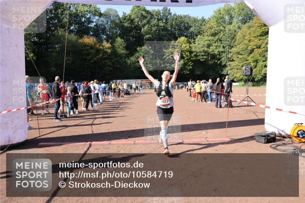 27.09.2026 - 35. Volkslauf durch das schöne Alstertal Strokosch-Dieckow http://msf.ph/oto/10584719 27.09.2026 11:51:01 Ziel 1027, 1514 meine-sportfotos.de