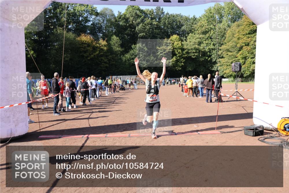 27.09.2026 - 35. Volkslauf durch das schöne Alstertal Strokosch-Dieckow http://msf.ph/oto/10584724 27.09.2026 11:51:01 Ziel 1027, 1514 meine-sportfotos.de