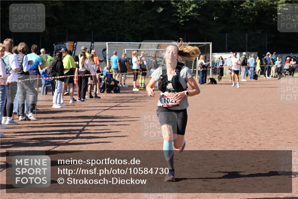 27.09.2026 - 35. Volkslauf durch das schöne Alstertal Strokosch-Dieckow http://msf.ph/oto/10584730 27.09.2026 11:51:00 Ziel 1027, 1514 meine-sportfotos.de