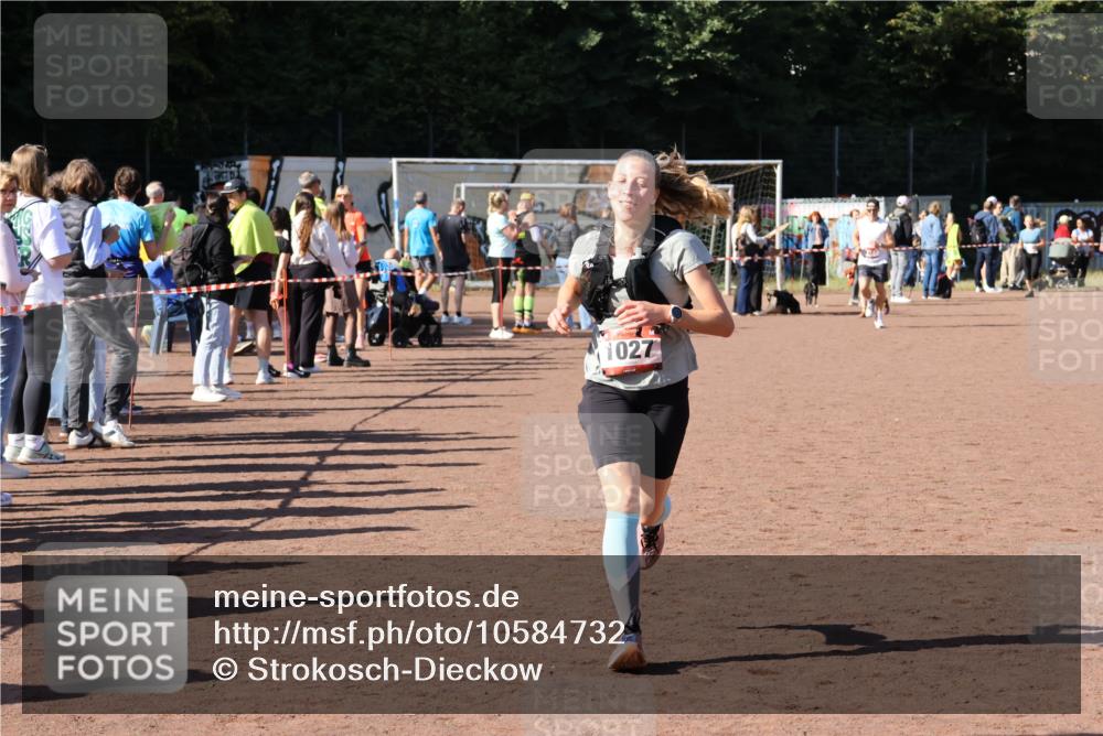 27.09.2026 - 35. Volkslauf durch das schöne Alstertal Strokosch-Dieckow http://msf.ph/oto/10584732 27.09.2026 11:51:00 Ziel 1027, 1514 meine-sportfotos.de