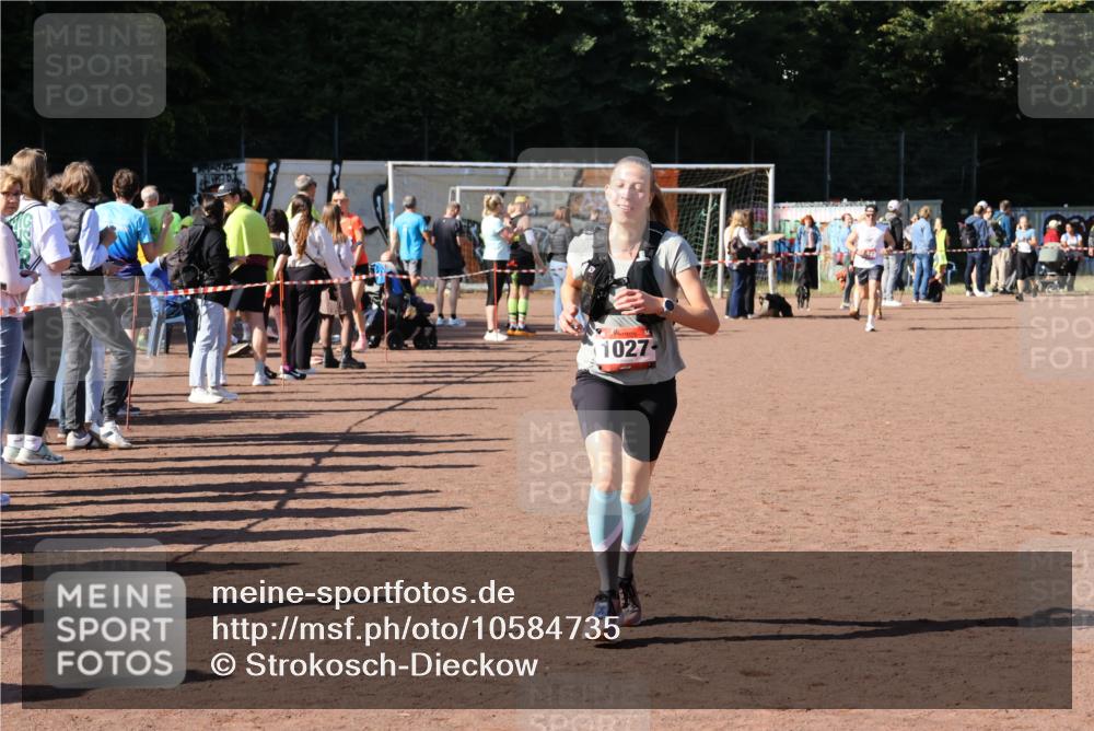 27.09.2026 - 35. Volkslauf durch das schöne Alstertal Strokosch-Dieckow http://msf.ph/oto/10584735 27.09.2026 11:51:00 Ziel 1027, 1514 meine-sportfotos.de