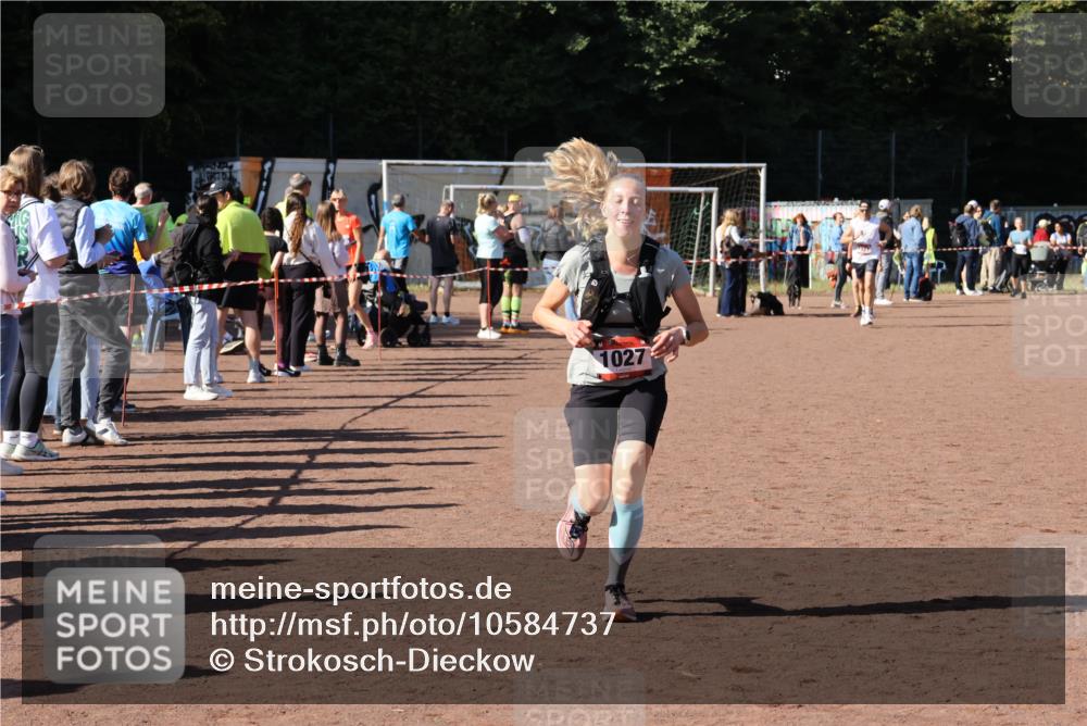 27.09.2026 - 35. Volkslauf durch das schöne Alstertal Strokosch-Dieckow http://msf.ph/oto/10584737 27.09.2026 11:51:00 Ziel 1027, 1514 meine-sportfotos.de