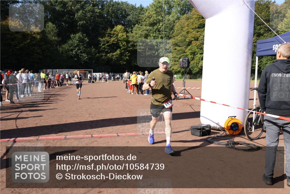 27.09.2026 - 35. Volkslauf durch das schöne Alstertal Strokosch-Dieckow http://msf.ph/oto/10584739 27.09.2026 11:50:58 Ziel 1027, 1514 meine-sportfotos.de