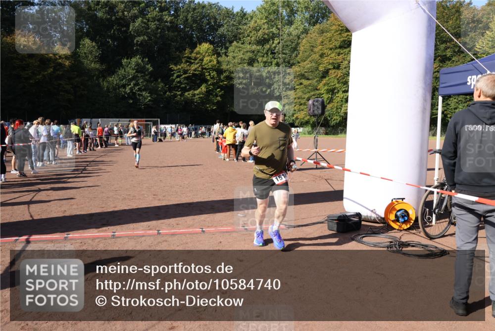 27.09.2026 - 35. Volkslauf durch das schöne Alstertal Strokosch-Dieckow http://msf.ph/oto/10584740 27.09.2026 11:50:58 Ziel 1027, 1514 meine-sportfotos.de