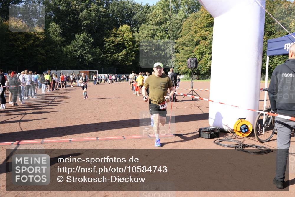 27.09.2026 - 35. Volkslauf durch das schöne Alstertal Strokosch-Dieckow http://msf.ph/oto/10584743 27.09.2026 11:50:58 Ziel 1027, 1514 meine-sportfotos.de