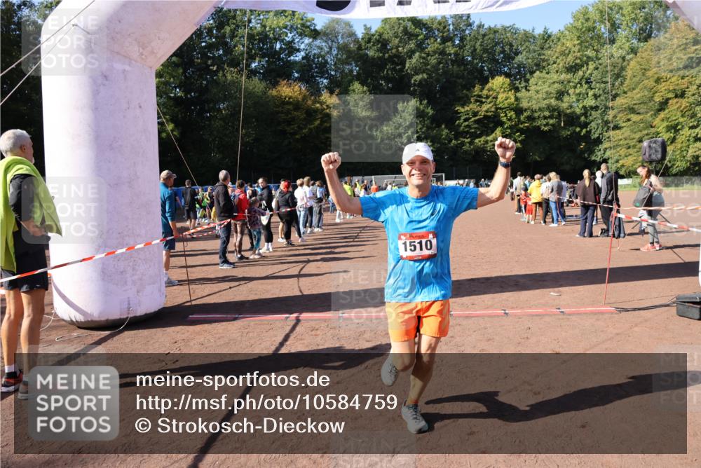 27.09.2026 - 35. Volkslauf durch das schöne Alstertal Strokosch-Dieckow http://msf.ph/oto/10584759 27.09.2026 11:50:44 Ziel 1510 meine-sportfotos.de