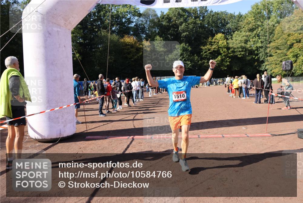 27.09.2026 - 35. Volkslauf durch das schöne Alstertal Strokosch-Dieckow http://msf.ph/oto/10584766 27.09.2026 11:50:44 Ziel 1510 meine-sportfotos.de