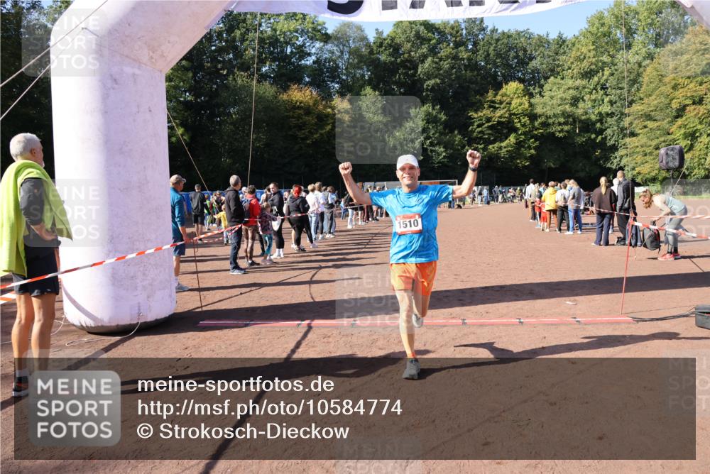 27.09.2026 - 35. Volkslauf durch das schöne Alstertal Strokosch-Dieckow http://msf.ph/oto/10584774 27.09.2026 11:50:44 Ziel 1510 meine-sportfotos.de