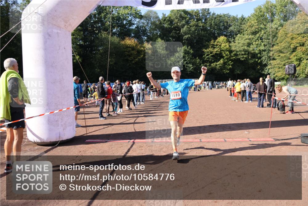 27.09.2026 - 35. Volkslauf durch das schöne Alstertal Strokosch-Dieckow http://msf.ph/oto/10584776 27.09.2026 11:50:44 Ziel 1510 meine-sportfotos.de