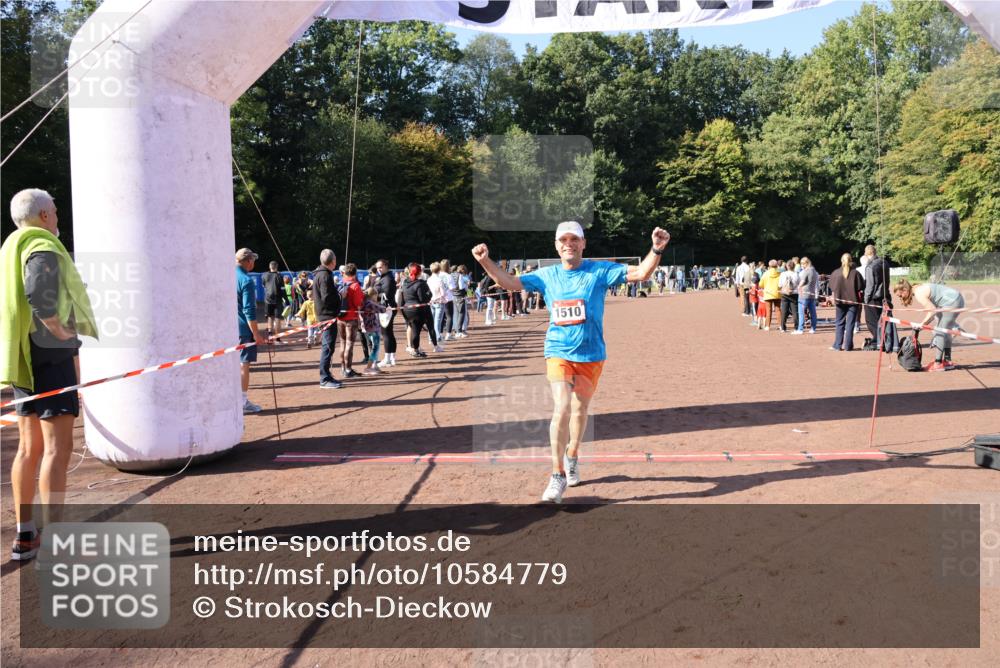 27.09.2026 - 35. Volkslauf durch das schöne Alstertal Strokosch-Dieckow http://msf.ph/oto/10584779 27.09.2026 11:50:44 Ziel 1510 meine-sportfotos.de