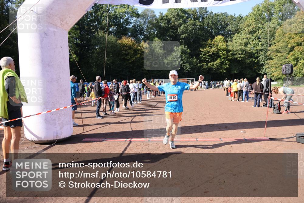 27.09.2026 - 35. Volkslauf durch das schöne Alstertal Strokosch-Dieckow http://msf.ph/oto/10584781 27.09.2026 11:50:44 Ziel 1510 meine-sportfotos.de