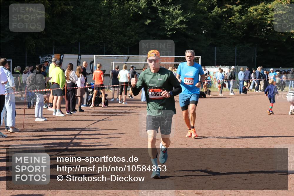 27.09.2026 - 35. Volkslauf durch das schöne Alstertal Strokosch-Dieckow http://msf.ph/oto/10584853 27.09.2026 11:50:29 Ziel 1468, 1726 meine-sportfotos.de