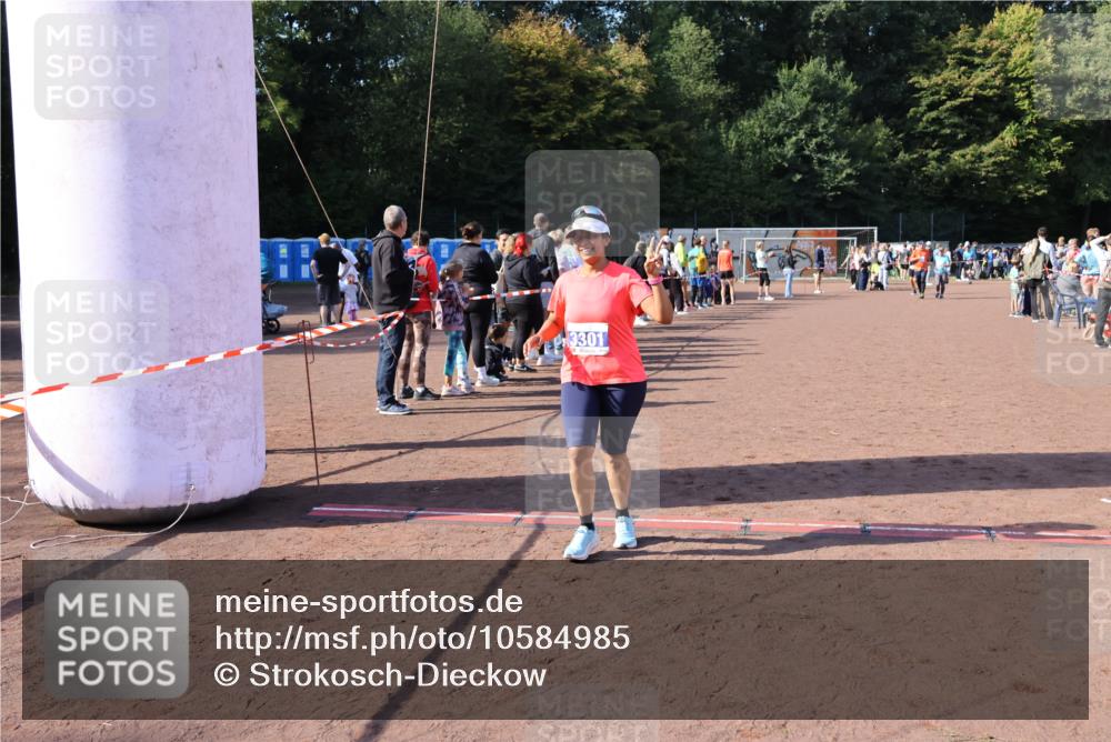 27.09.2026 - 35. Volkslauf durch das schöne Alstertal Strokosch-Dieckow http://msf.ph/oto/10584985 27.09.2026 11:48:46 Ziel 1483, 3301 meine-sportfotos.de