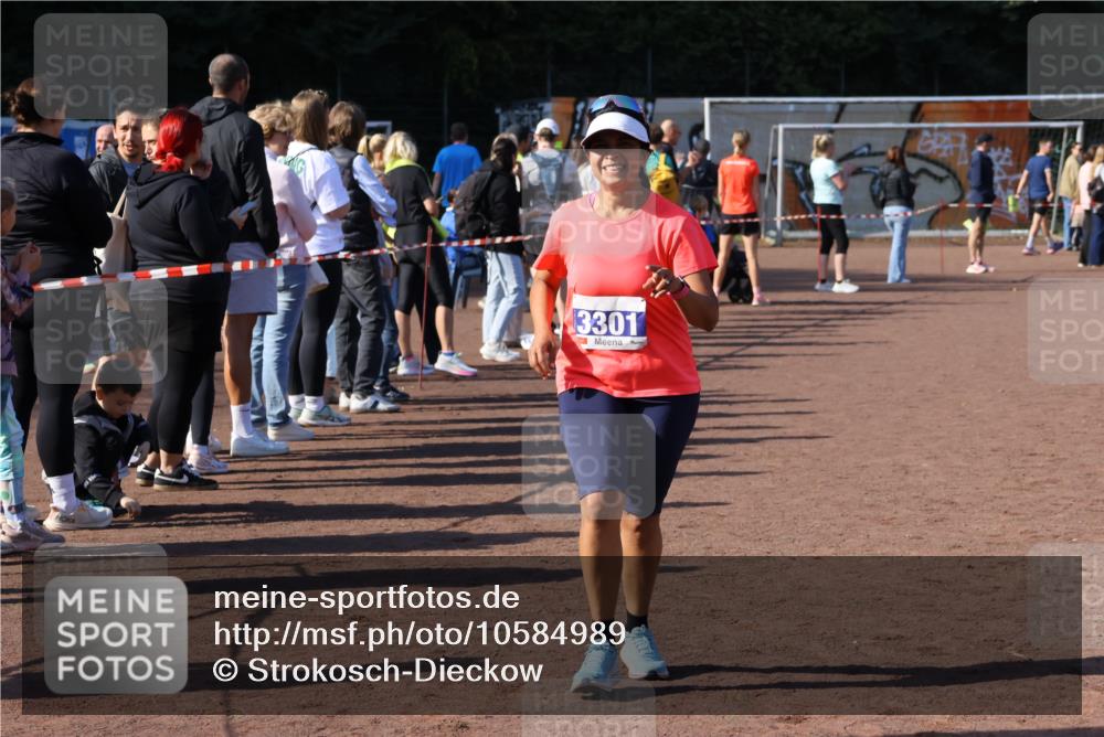 27.09.2026 - 35. Volkslauf durch das schöne Alstertal Strokosch-Dieckow http://msf.ph/oto/10584989 27.09.2026 11:48:45 Ziel 1483, 3301 meine-sportfotos.de