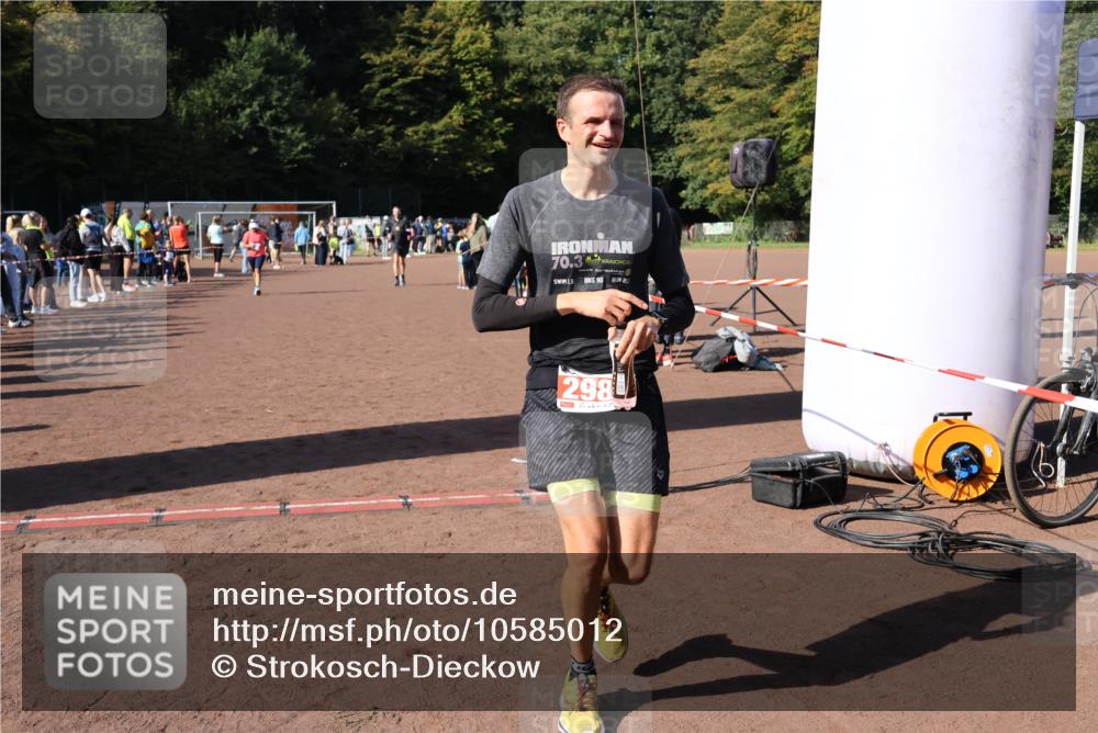 27.09.2026 - 35. Volkslauf durch das schöne Alstertal Strokosch-Dieckow http://msf.ph/oto/10585012 27.09.2026 11:48:36 Ziel 1483, 1491, 2980 meine-sportfotos.de