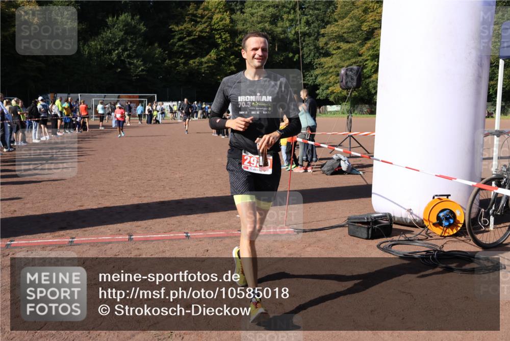 27.09.2026 - 35. Volkslauf durch das schöne Alstertal Strokosch-Dieckow http://msf.ph/oto/10585018 27.09.2026 11:48:36 Ziel 1483, 1491, 2980 meine-sportfotos.de