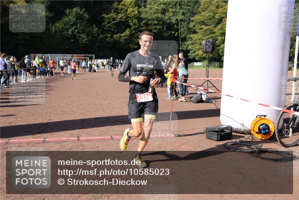 27.09.2026 - 35. Volkslauf durch das schöne Alstertal Strokosch-Dieckow http://msf.ph/oto/10585023 27.09.2026 11:48:36 Ziel 1483, 1491, 2980 meine-sportfotos.de