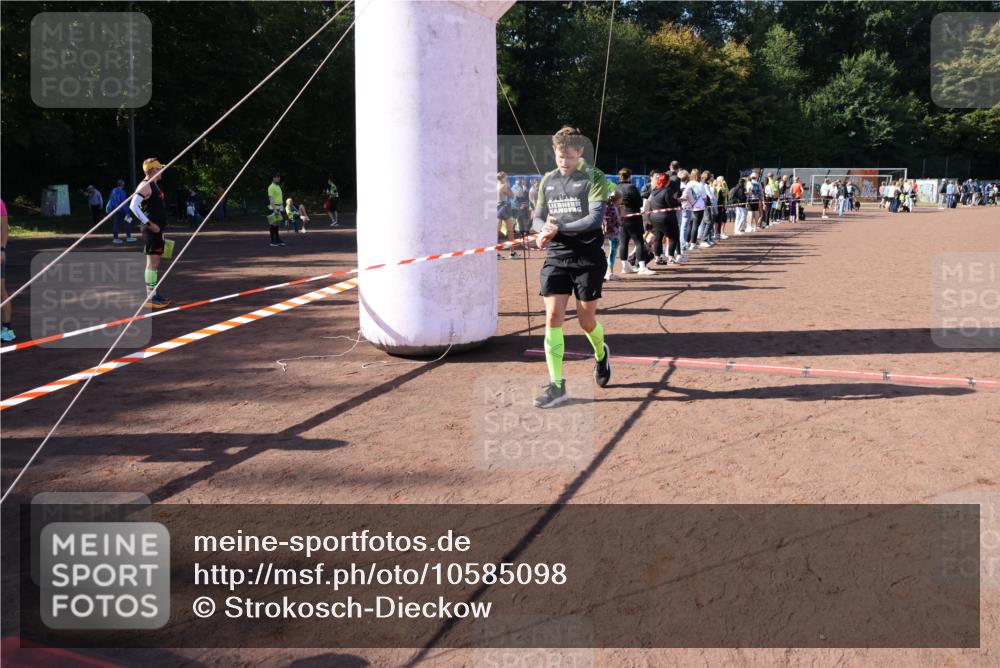 27.09.2026 - 35. Volkslauf durch das schöne Alstertal Strokosch-Dieckow http://msf.ph/oto/10585098 27.09.2026 11:48:05 Ziel 1447, 1494 meine-sportfotos.de