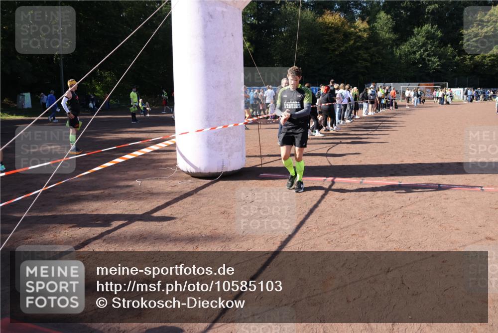 27.09.2026 - 35. Volkslauf durch das schöne Alstertal Strokosch-Dieckow http://msf.ph/oto/10585103 27.09.2026 11:48:05 Ziel 1447, 1494 meine-sportfotos.de