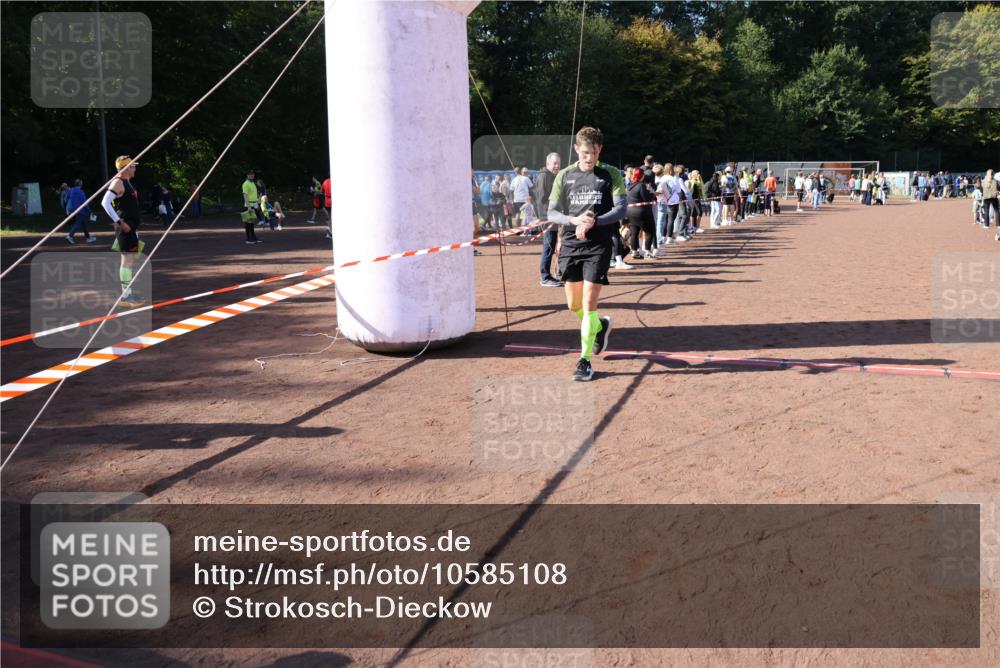 27.09.2026 - 35. Volkslauf durch das schöne Alstertal Strokosch-Dieckow http://msf.ph/oto/10585108 27.09.2026 11:48:04 Ziel 1447, 1494 meine-sportfotos.de
