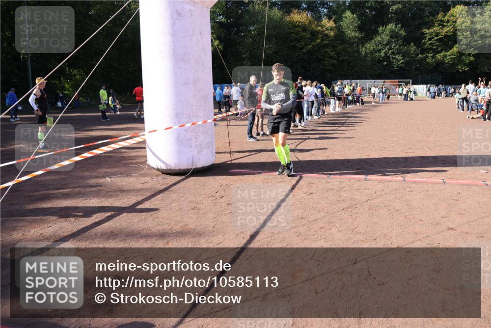 27.09.2026 - 35. Volkslauf durch das schöne Alstertal Strokosch-Dieckow http://msf.ph/oto/10585113 27.09.2026 11:48:04 Ziel 1447, 1494 meine-sportfotos.de
