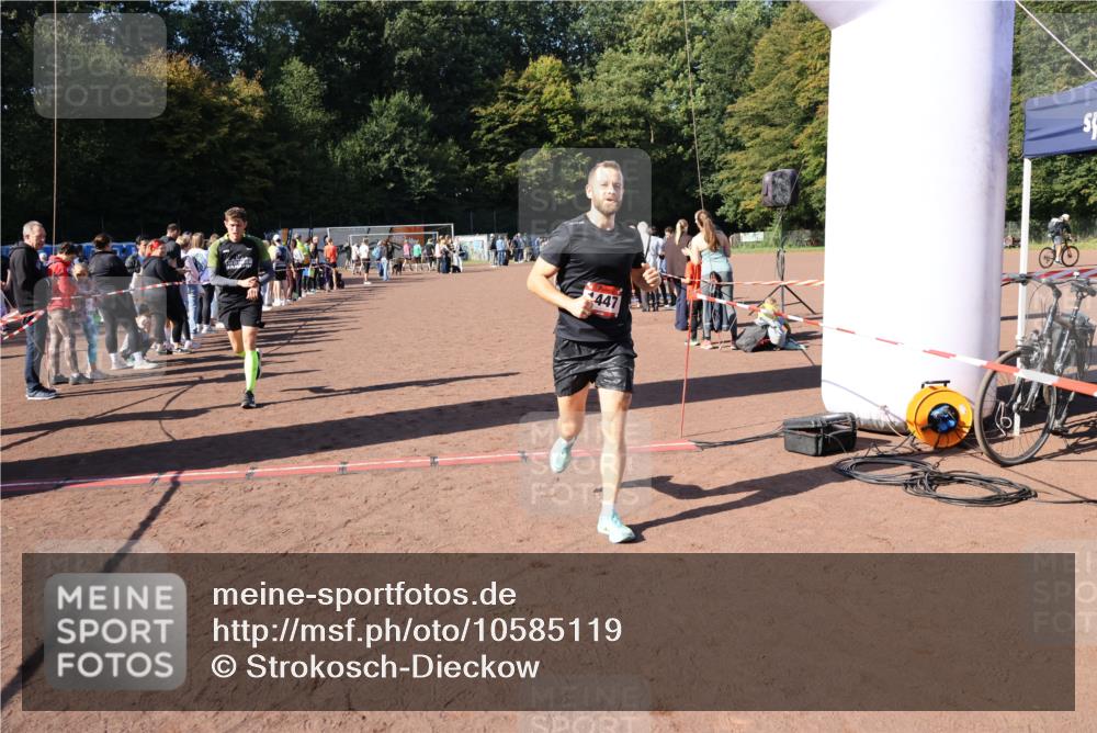 27.09.2026 - 35. Volkslauf durch das schöne Alstertal Strokosch-Dieckow http://msf.ph/oto/10585119 27.09.2026 11:48:03 Ziel 1447, 1494 meine-sportfotos.de