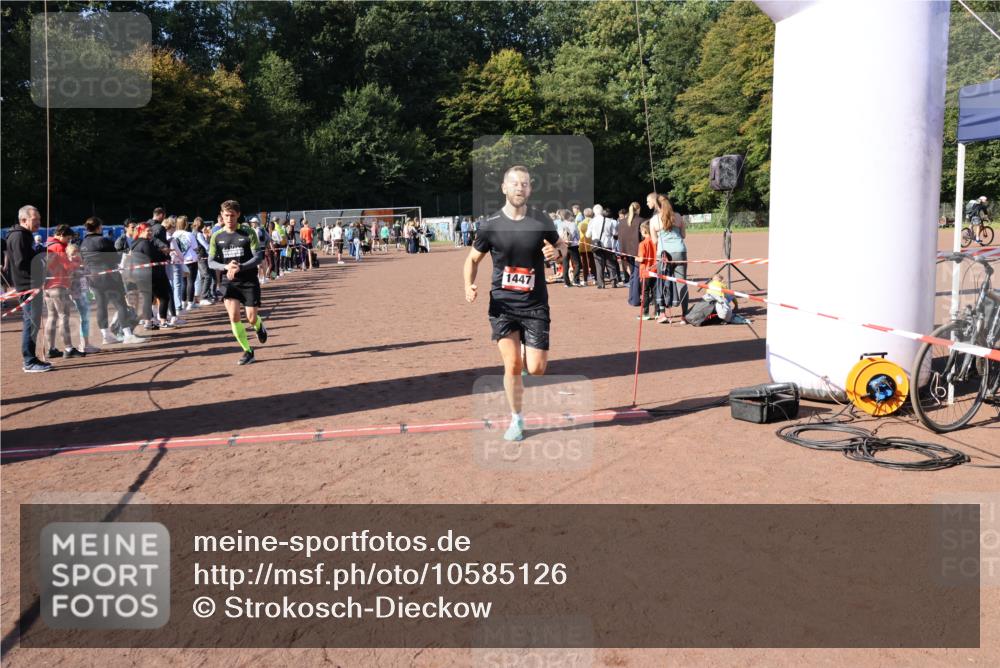 27.09.2026 - 35. Volkslauf durch das schöne Alstertal Strokosch-Dieckow http://msf.ph/oto/10585126 27.09.2026 11:48:03 Ziel 1447, 1494 meine-sportfotos.de