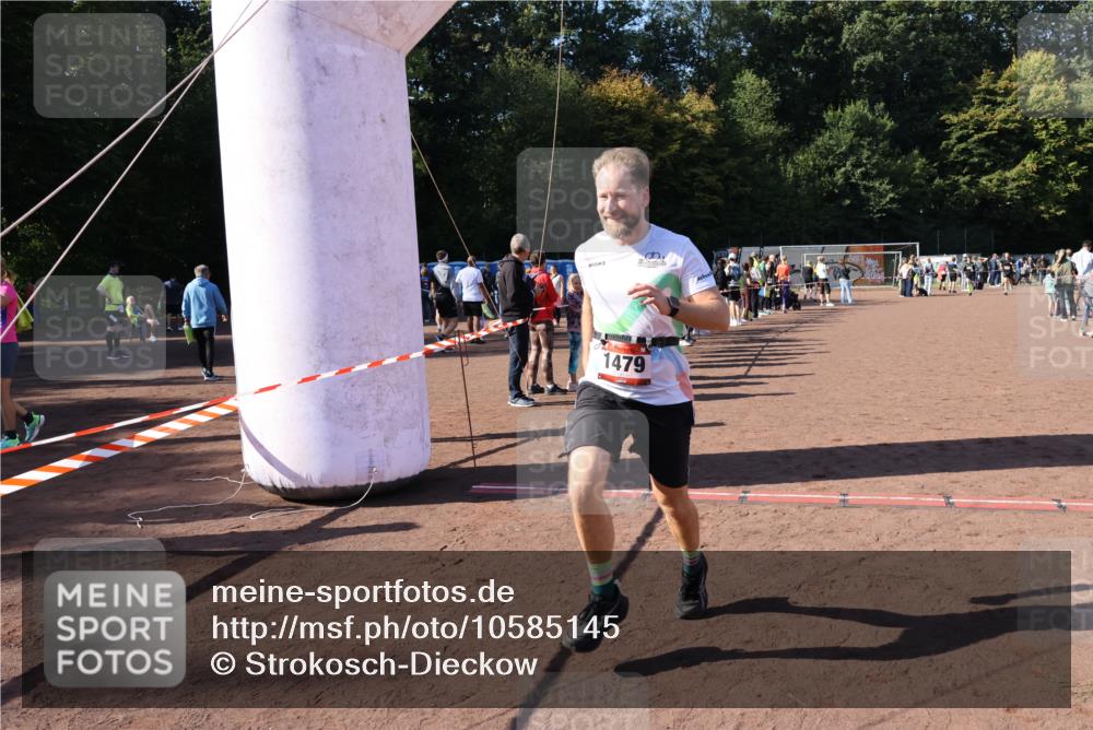 27.09.2026 - 35. Volkslauf durch das schöne Alstertal Strokosch-Dieckow http://msf.ph/oto/10585145 27.09.2026 11:47:53 Ziel 1479, 1501 meine-sportfotos.de