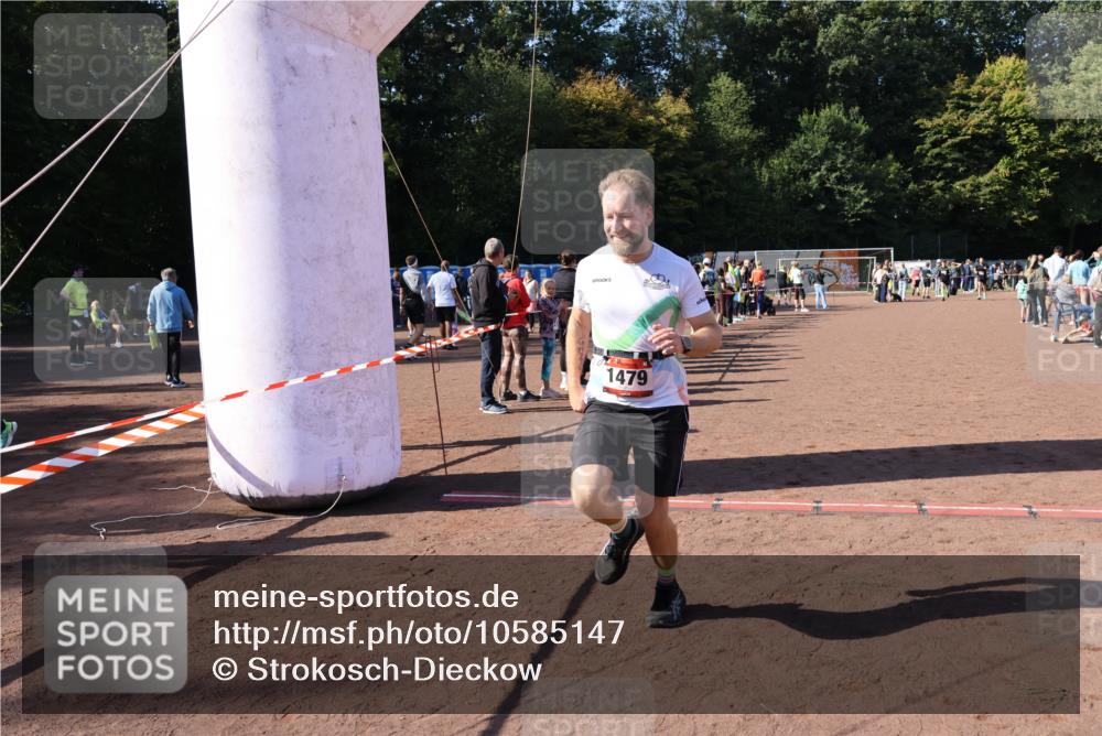 27.09.2026 - 35. Volkslauf durch das schöne Alstertal Strokosch-Dieckow http://msf.ph/oto/10585147 27.09.2026 11:47:53 Ziel 1479, 1501 meine-sportfotos.de